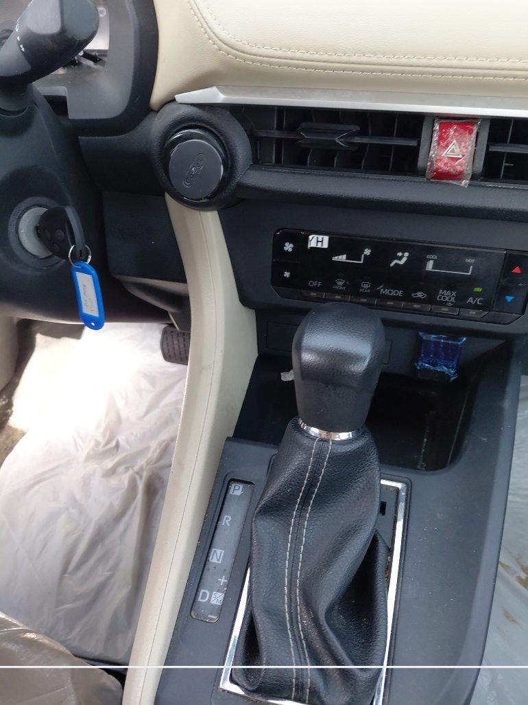 تويوتا يارس Y 2024 image