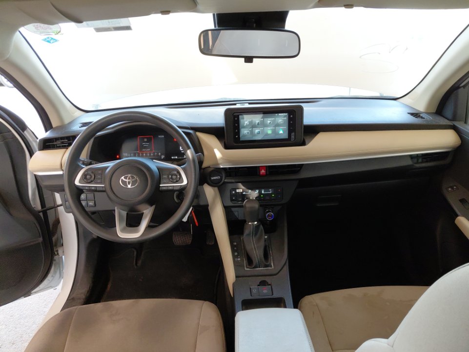 تويوتا يارس Y PLUS 2024 image