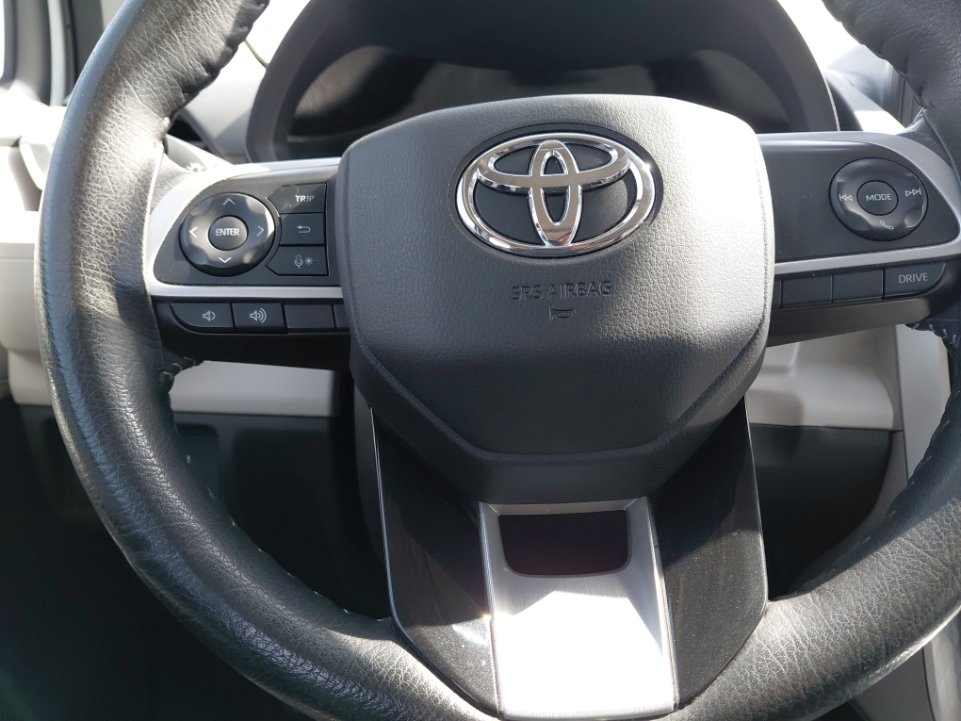 تويوتا فيلوز GLX 2024 image