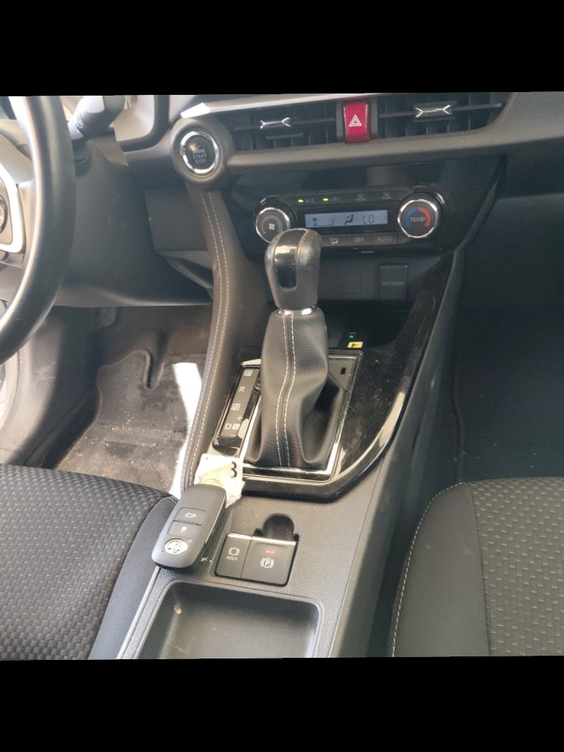 تويوتا يارس YX 2024 image