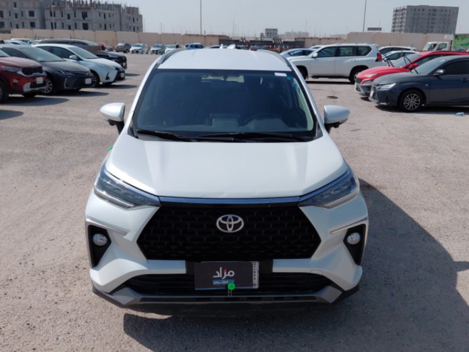 تويوتا فيلوز GLX 2024