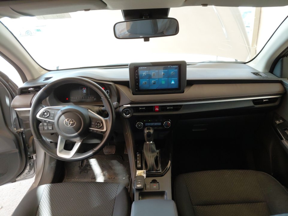 تويوتا يارس YX 2024 image