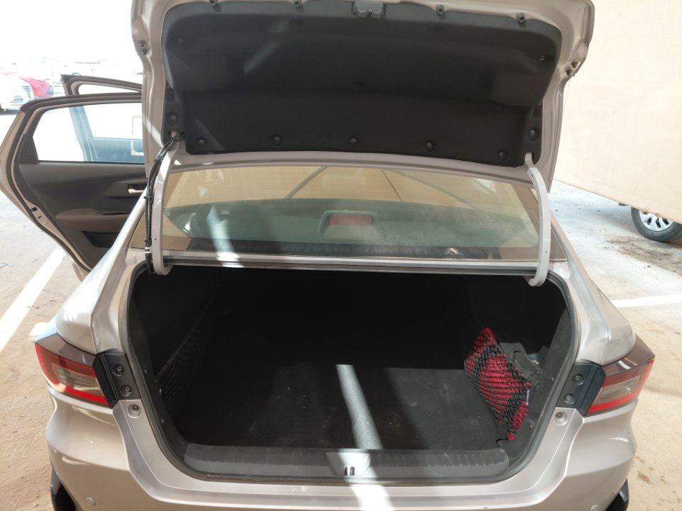 تويوتا يارس YX 2024 image