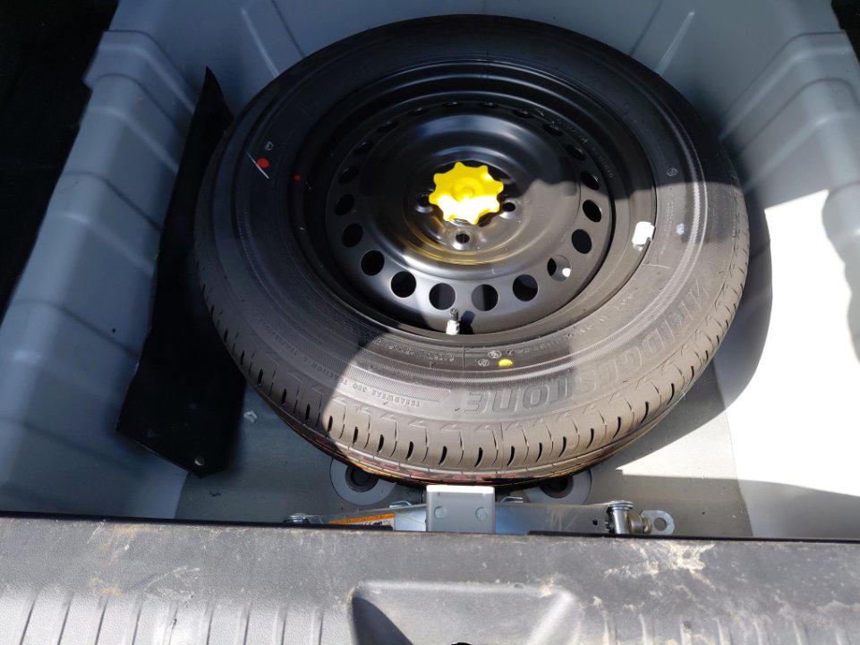 تويوتا يارس Y 2024 image