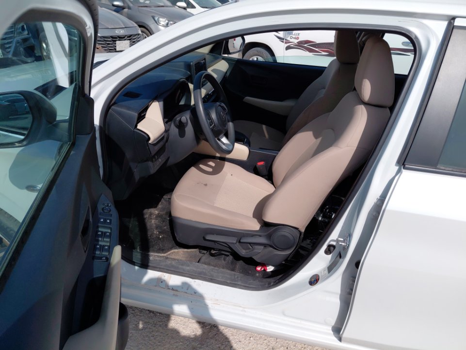 تويوتا يارس Y 2024 image