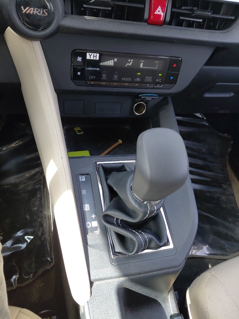 تويوتا يارس Y 2024 image