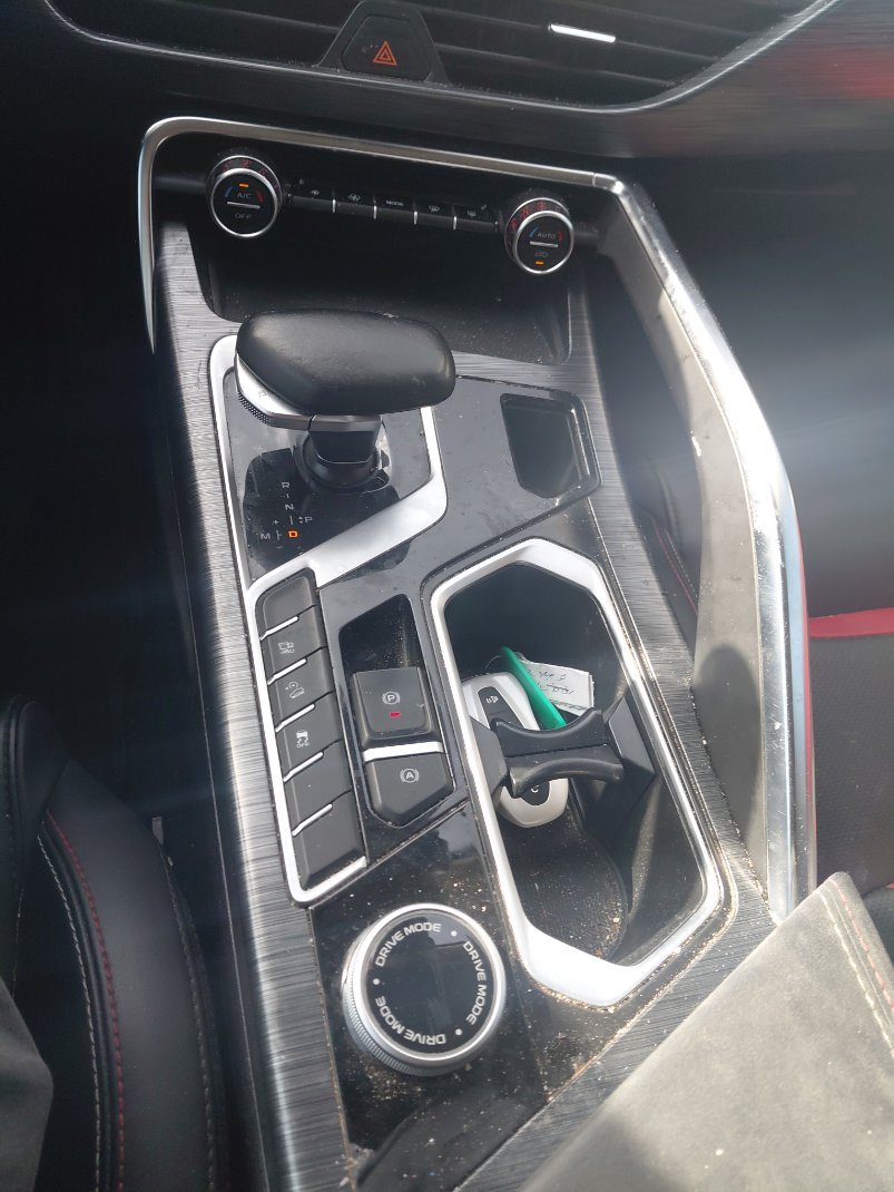 جيلي توجيلا  لوكس رياضية 2022 image