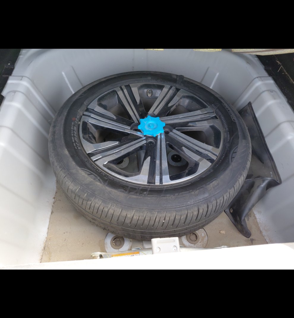 تويوتا يارس YX 2024 image