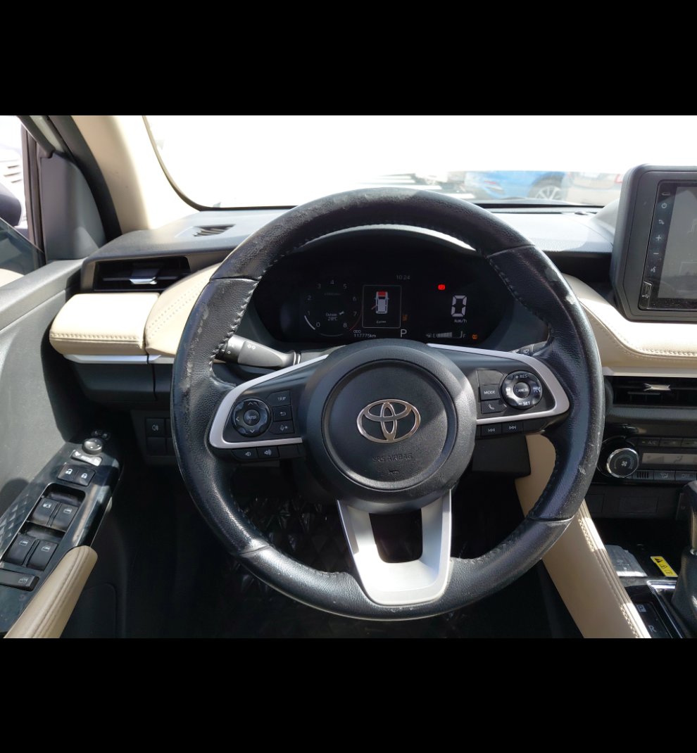 تويوتا يارس YX 2024 image