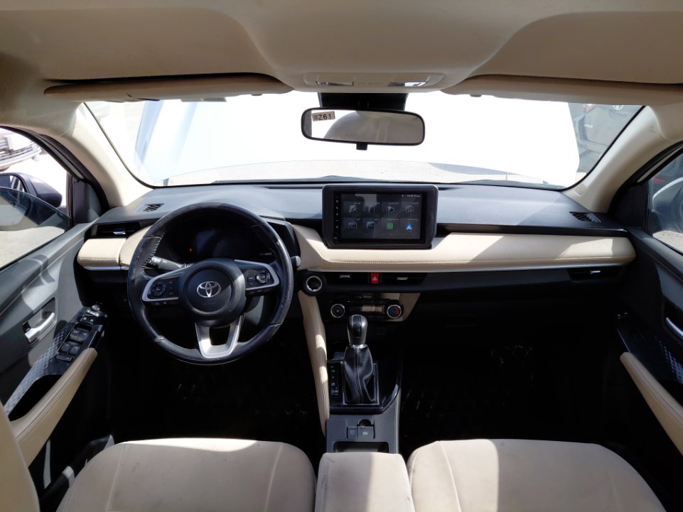 تويوتا يارس YX 2024 image