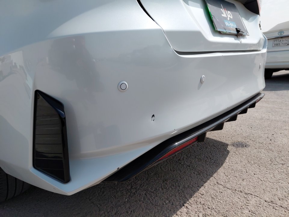 تويوتا يارس YX 2024 image