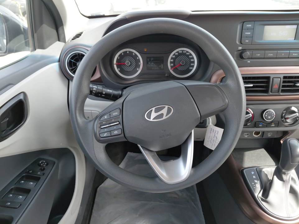 Hyundai GRAND i10 STD 2024 image