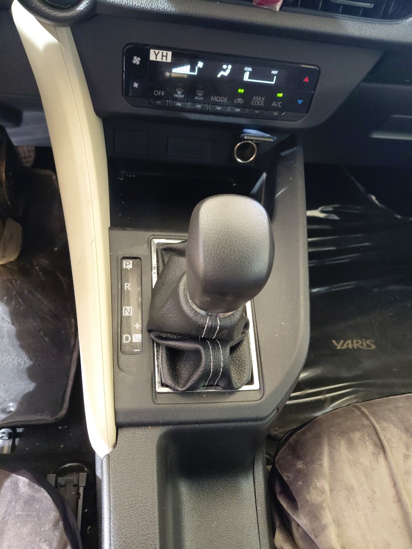 تويوتا يارس Y 2024 image