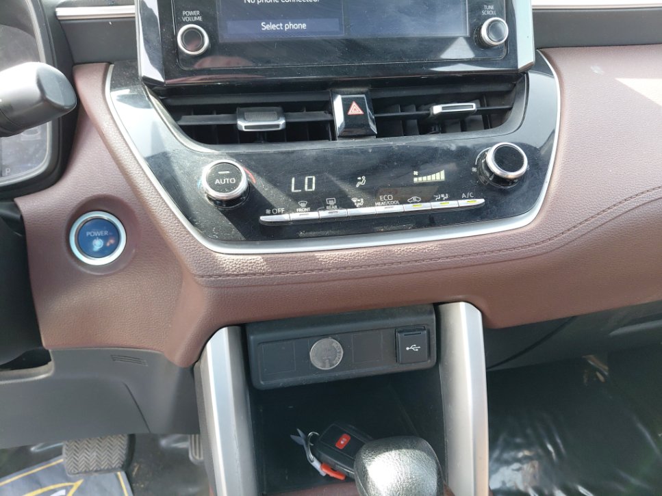 تويوتا كورولا كروس LE HEV - FWD - 2021 image