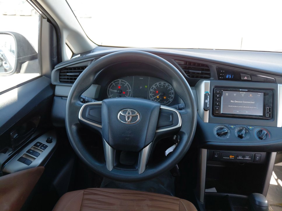 Toyota Innova STD 2022 image