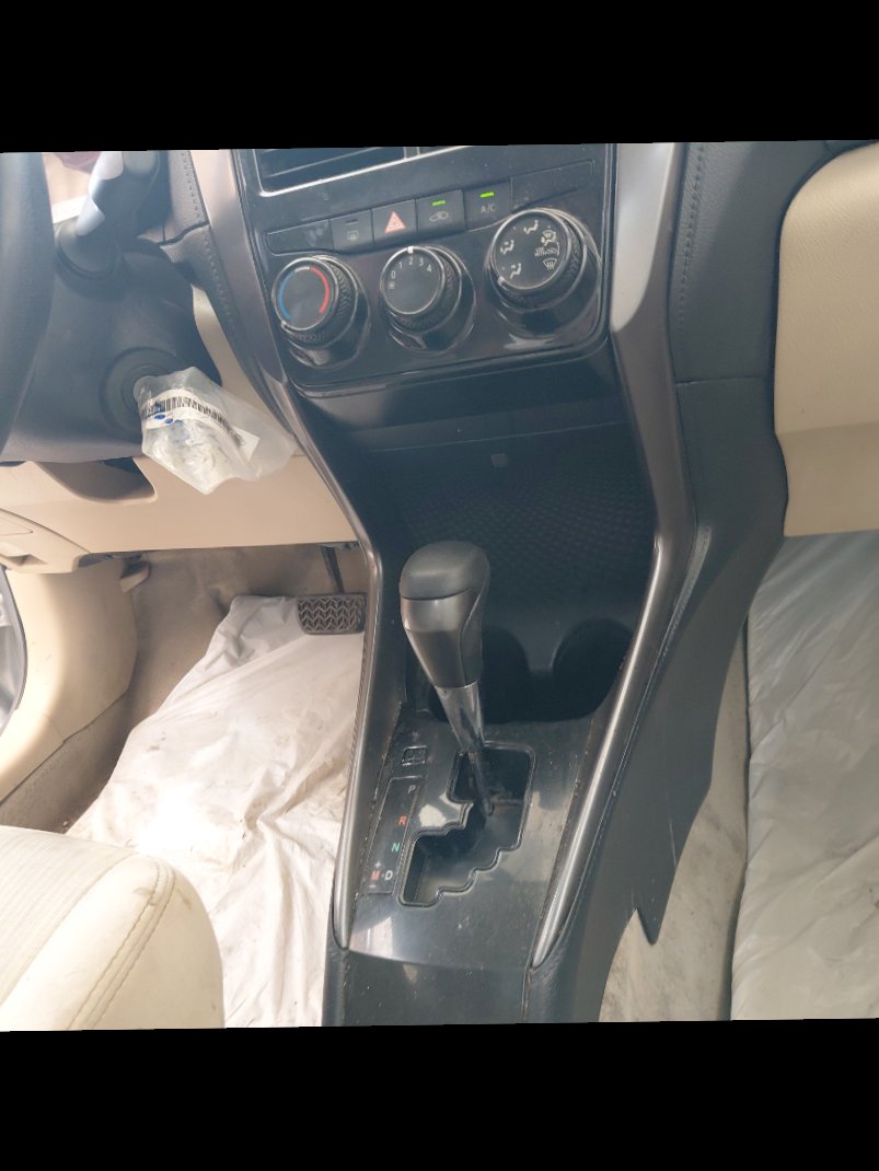 تويوتا يارس Y FLT 2022 image