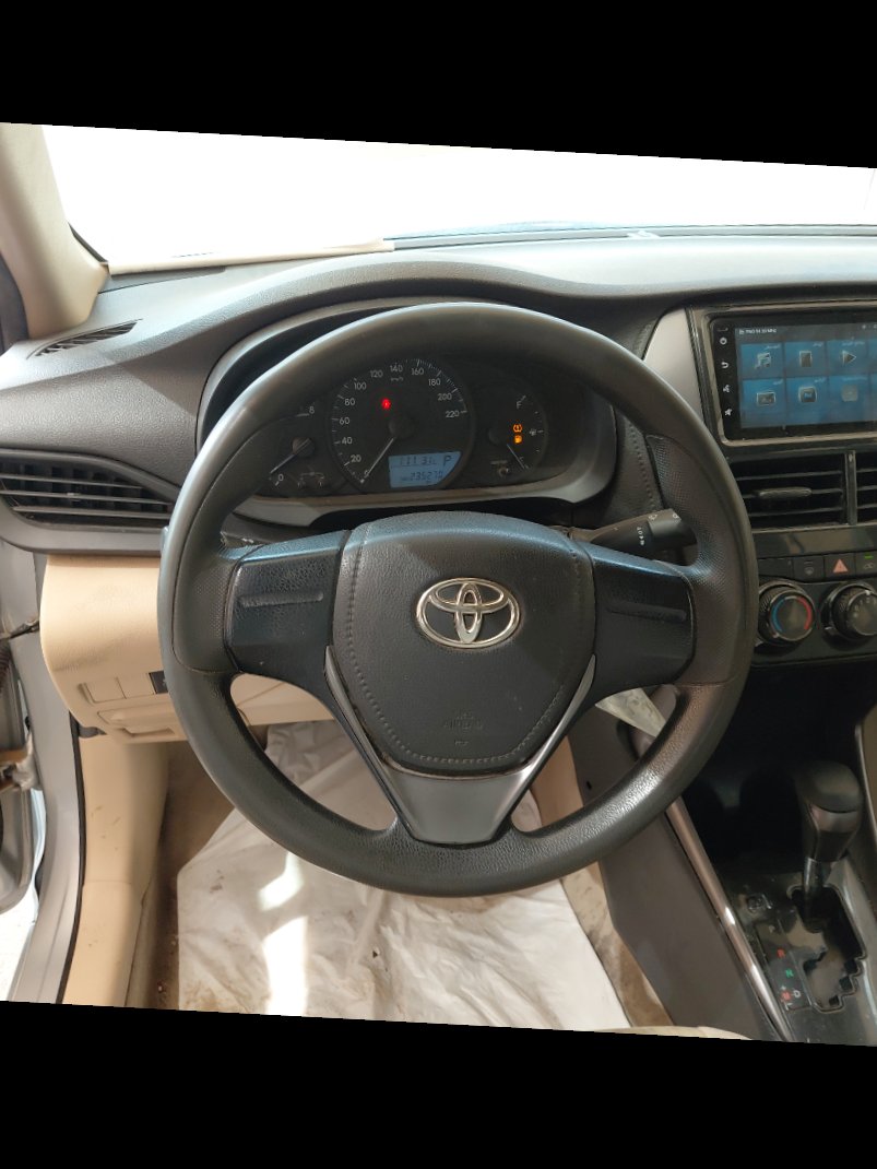 تويوتا يارس Y FLT 2022 image