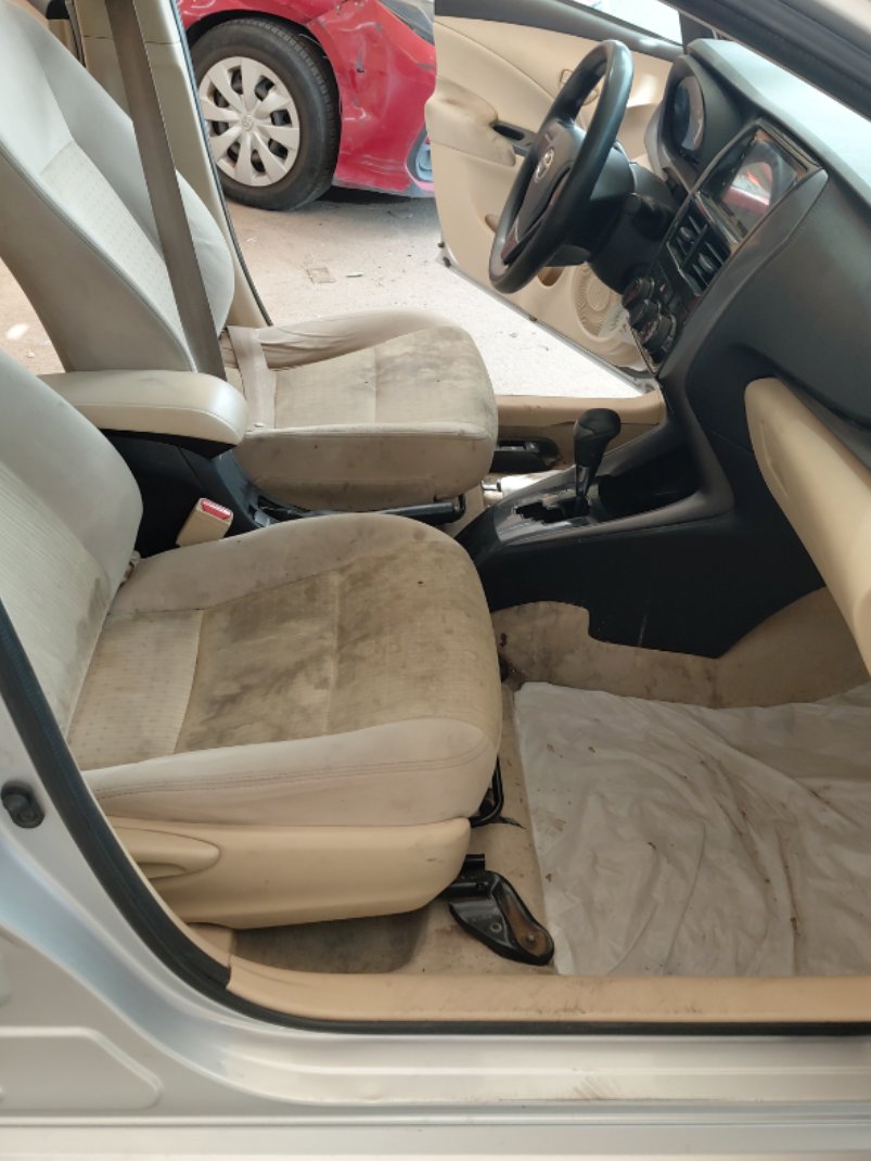 تويوتا يارس Y FLT 2022 image