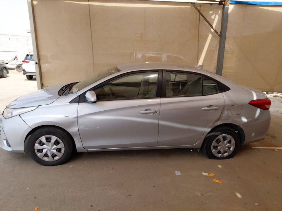 تويوتا يارس Y FLT 2022 image