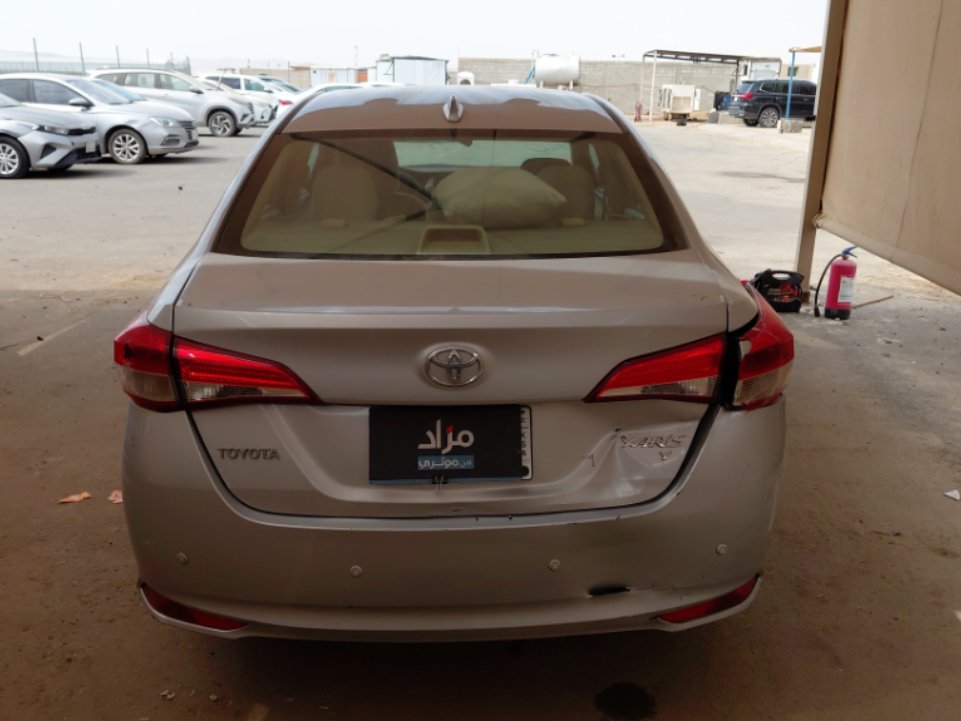 تويوتا يارس Y FLT 2022 image