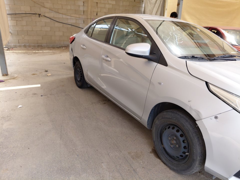 تويوتا يارس Y FLT 2022 image