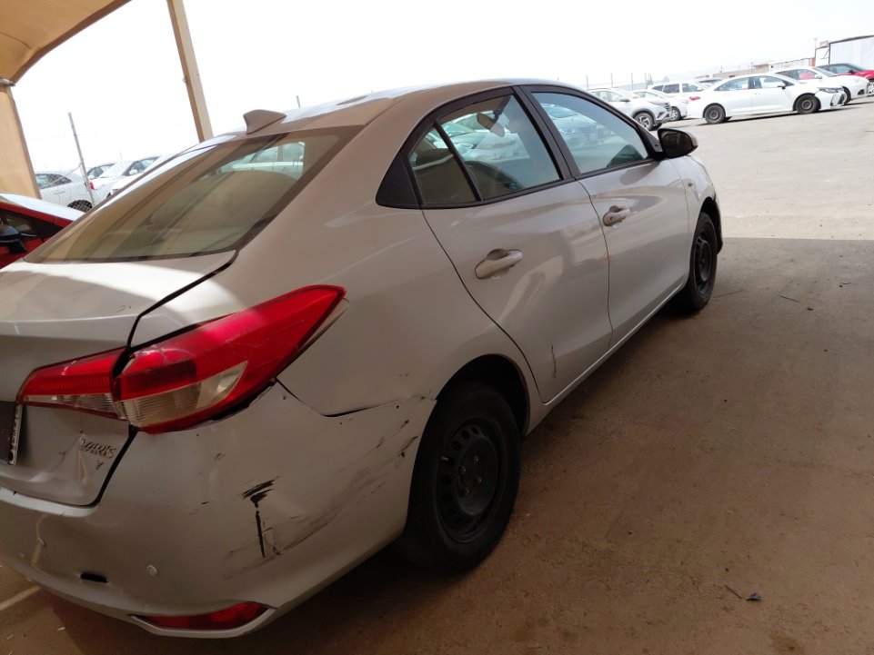 تويوتا يارس Y FLT 2022 image