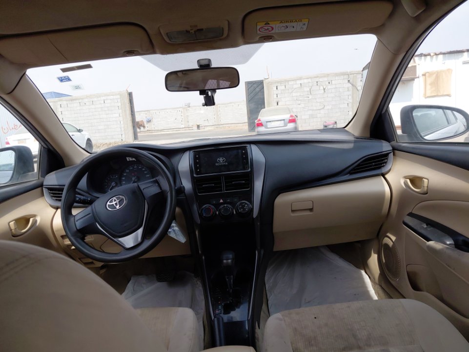 تويوتا يارس Y FLT 2022 image