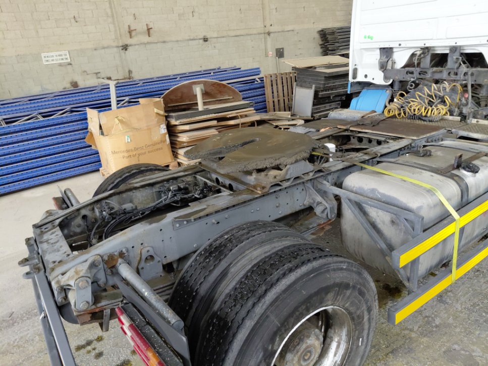 مرسيدس اكتروس  2040- 2009 image