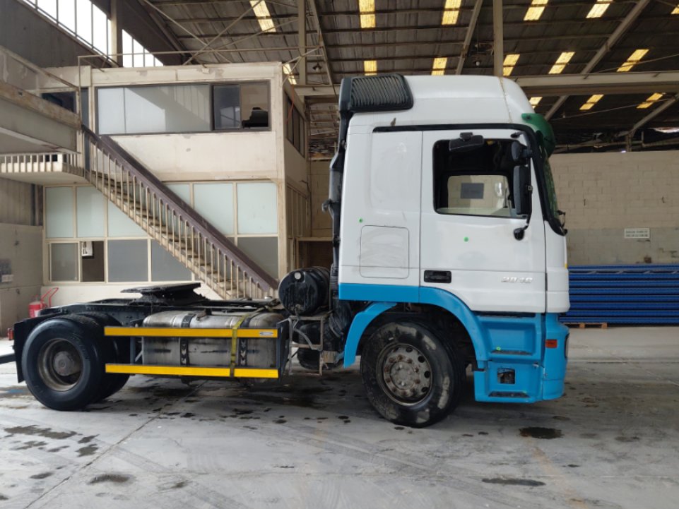 مرسيدس اكتروس 2040 -  2009 image