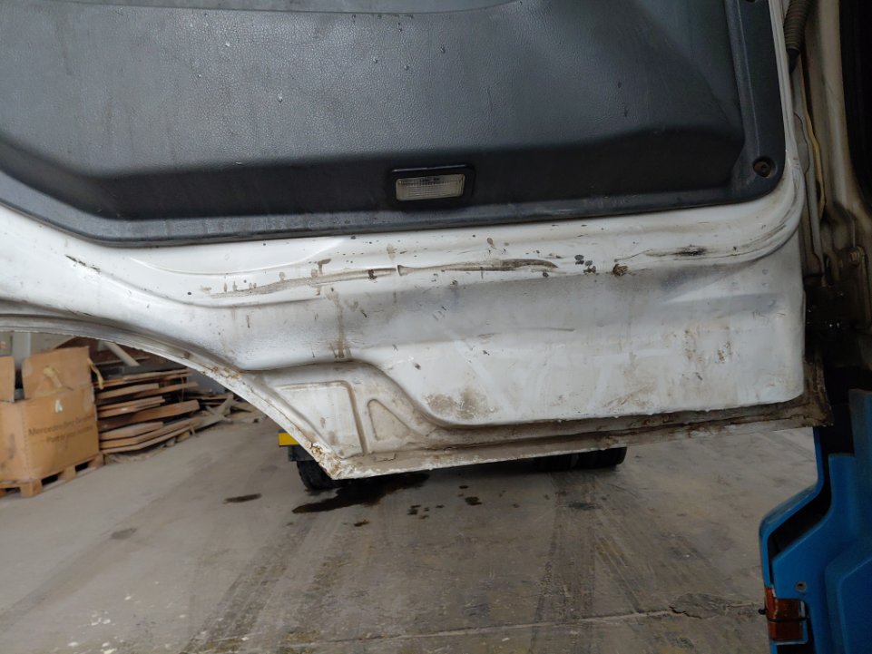 مرسيدس اكتروس 2040 -  2009 image