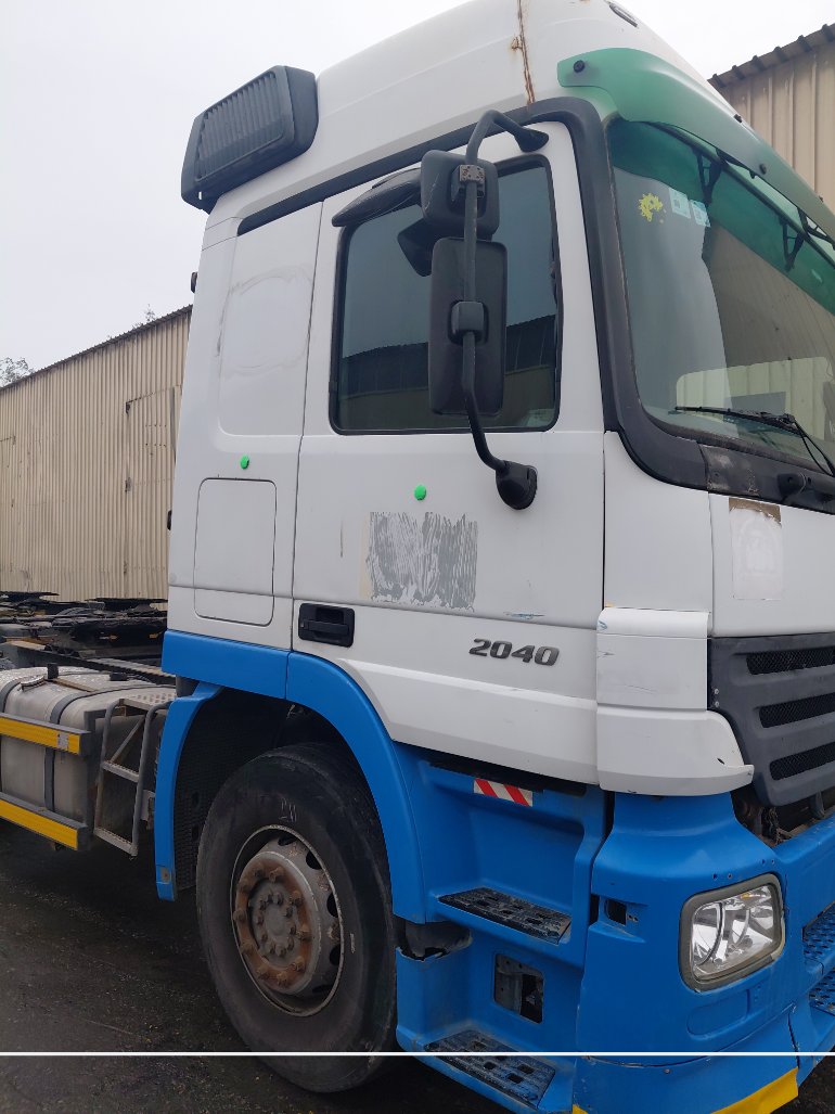 مرسيدس اكتروس 2040 -  2009 image