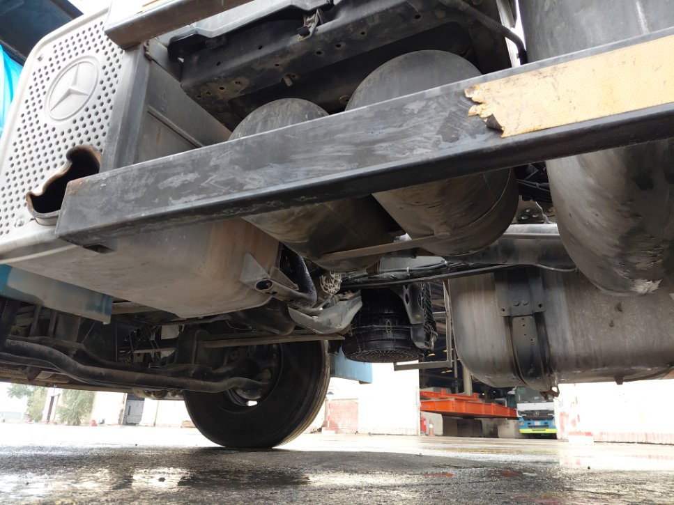 مرسيدس اكتروس 2040 -  2009 image