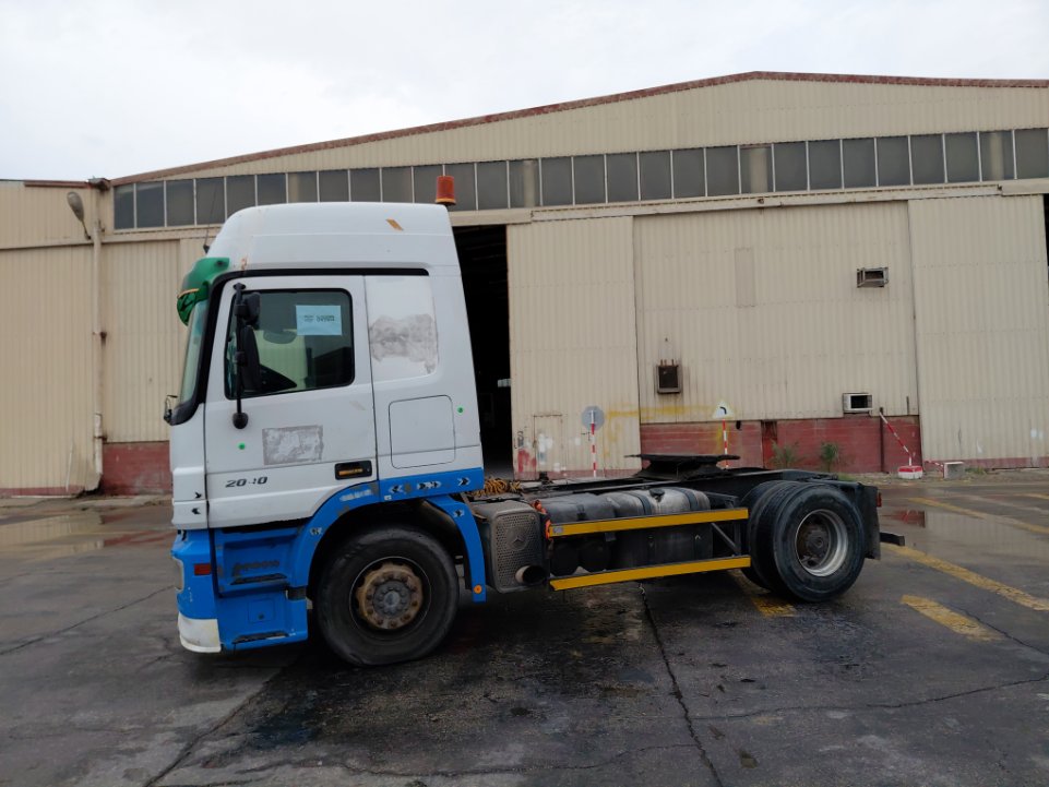 مرسيدس اكتروس 2040 -  2009 image