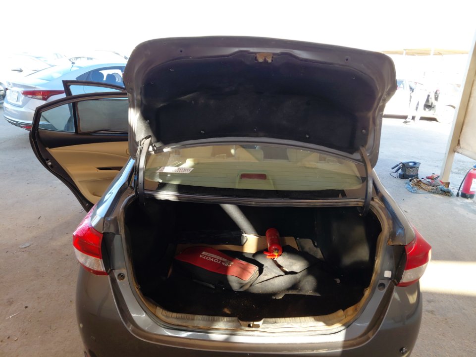 تويوتا يارس Y FLT  2021 image