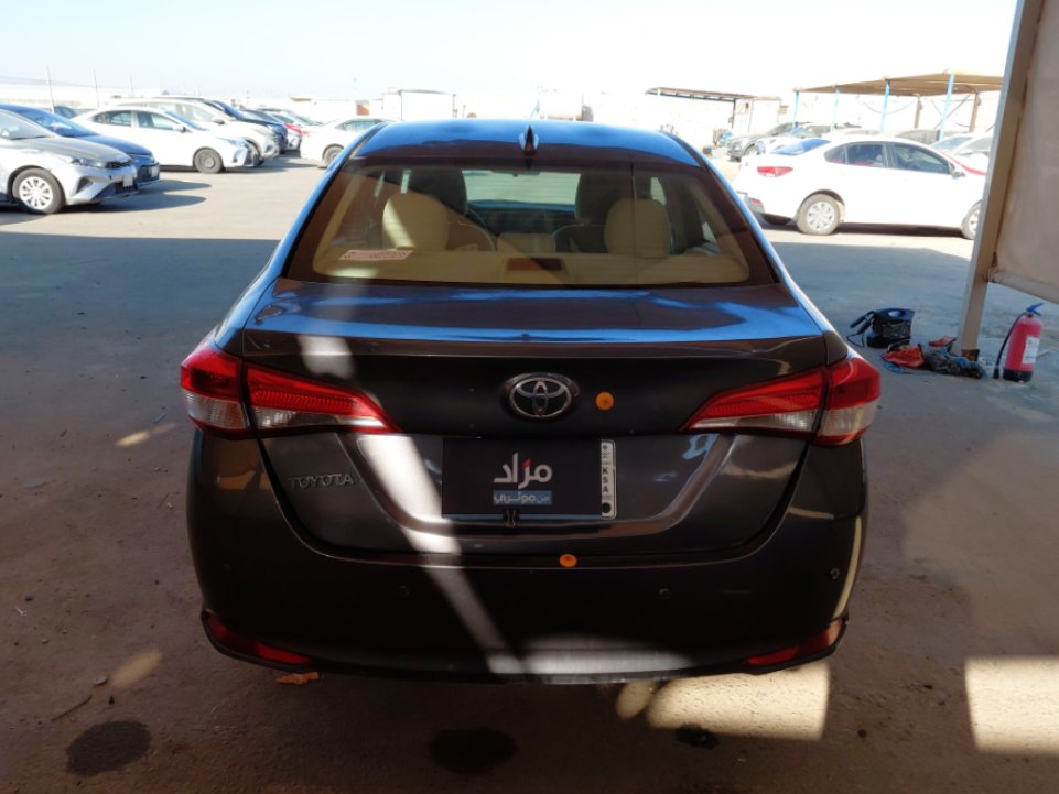 تويوتا يارس Y FLT  2021 image