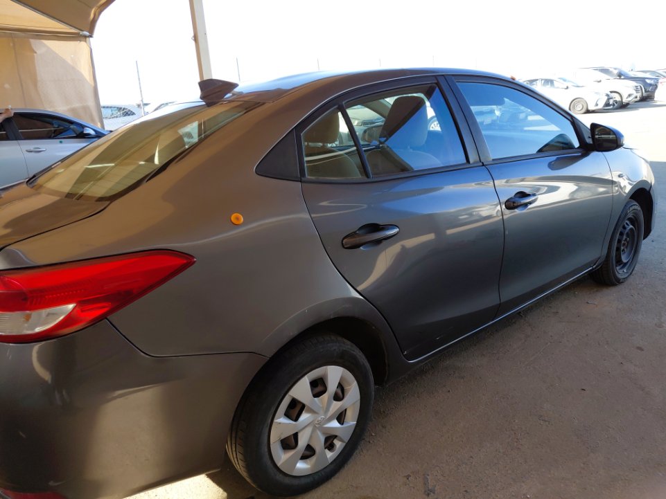 تويوتا يارس Y FLT  2021 image