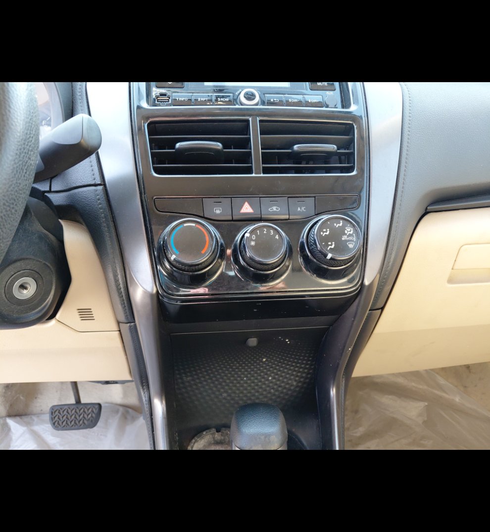 تويوتا يارس Y FLT 2022 image