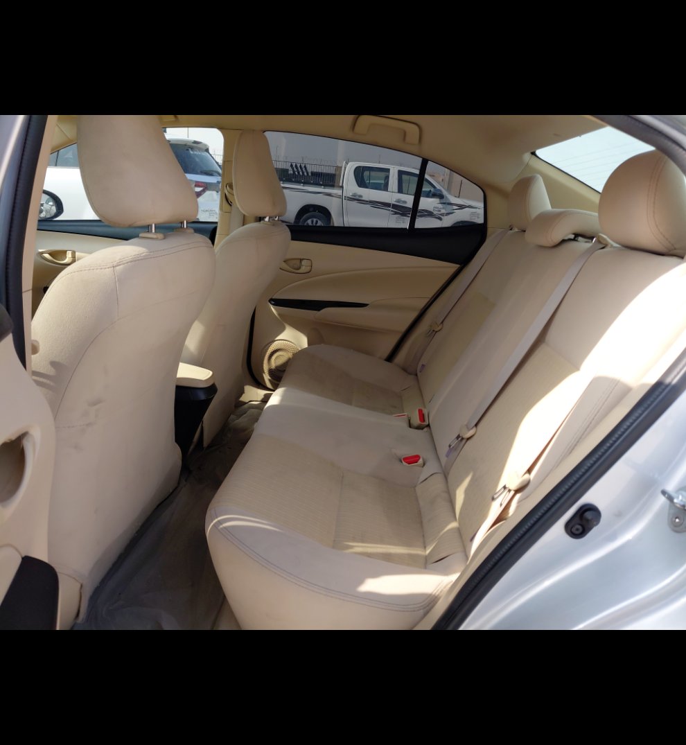 تويوتا يارس Y FLT 2022 image