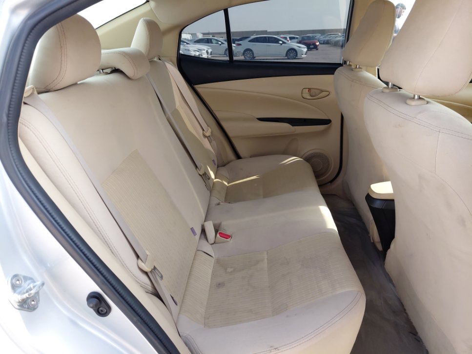 تويوتا يارس Y FLT 2022 image