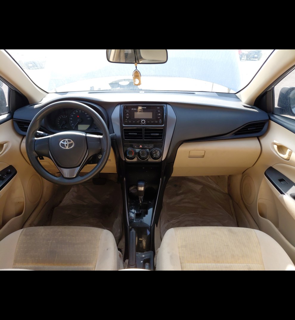 تويوتا يارس Y FLT 2022 image