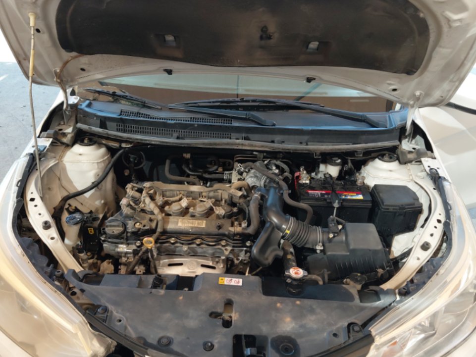 تويوتا يارس Y FLT2 2022 image