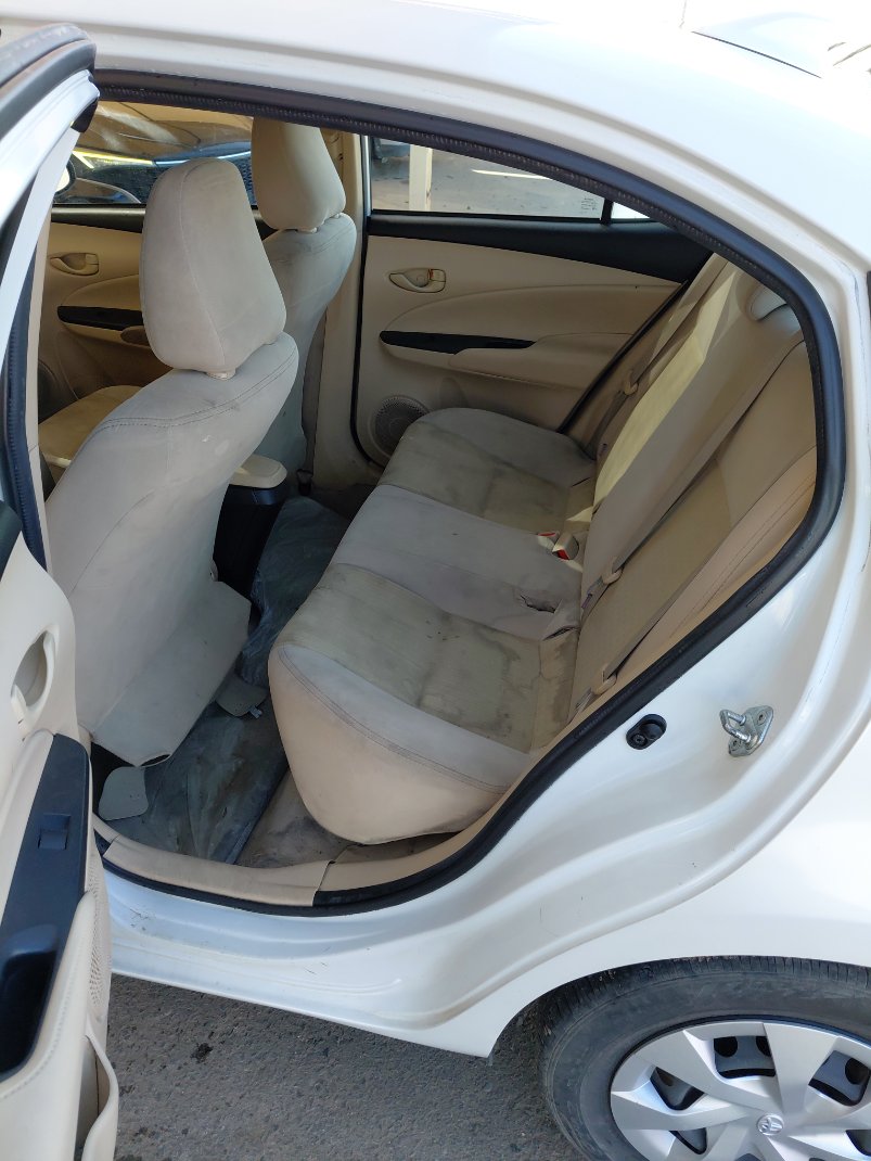 تويوتا يارس Y FLT2 2022 image