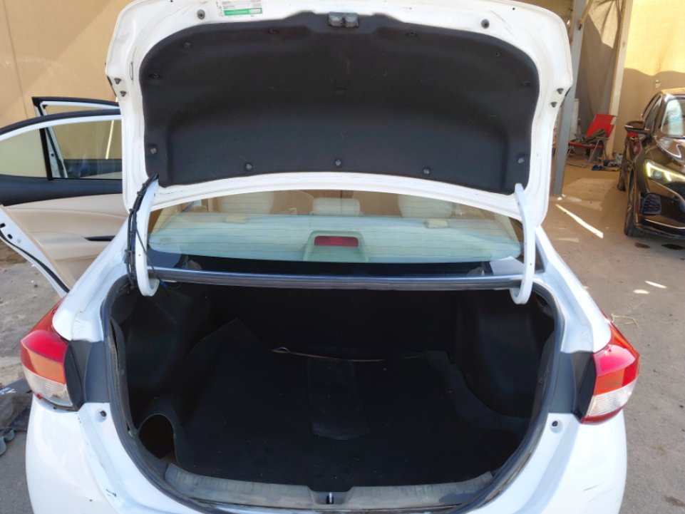 تويوتا يارس Y FLT2 2022 image