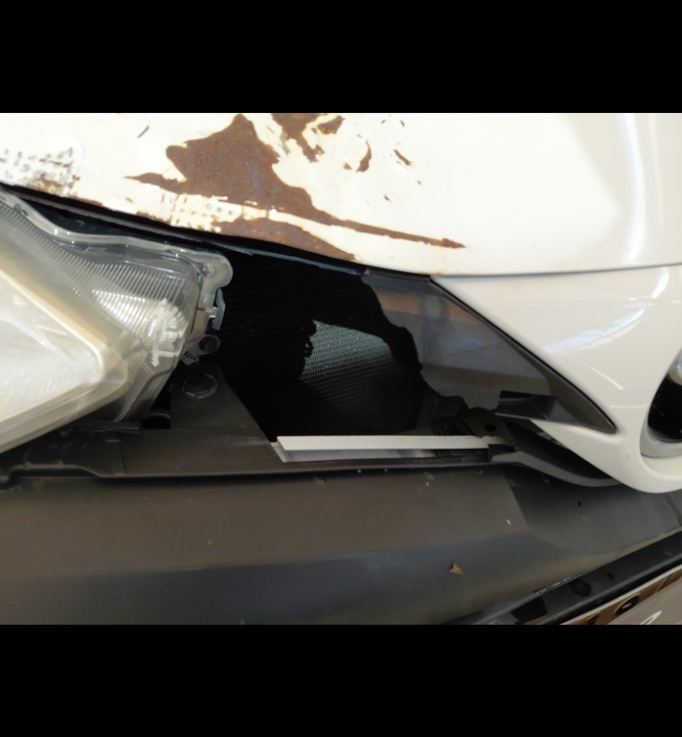 تويوتا يارس Y FLT2 2022 image