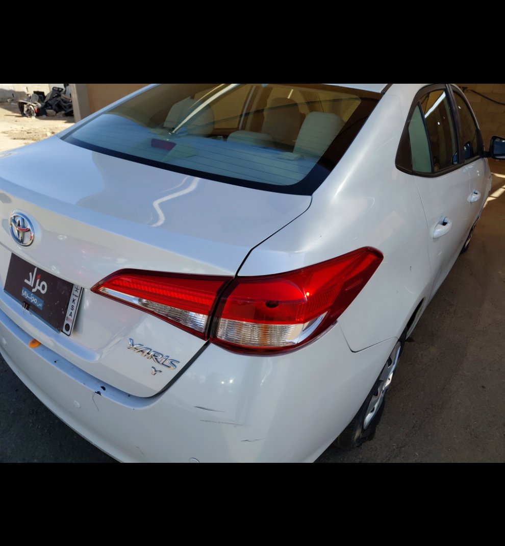 تويوتا يارس Y FLT2 2022 image