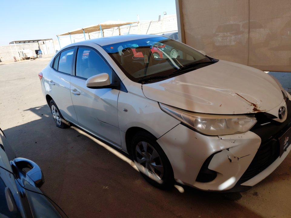 تويوتا يارس Y FLT2 2022 image