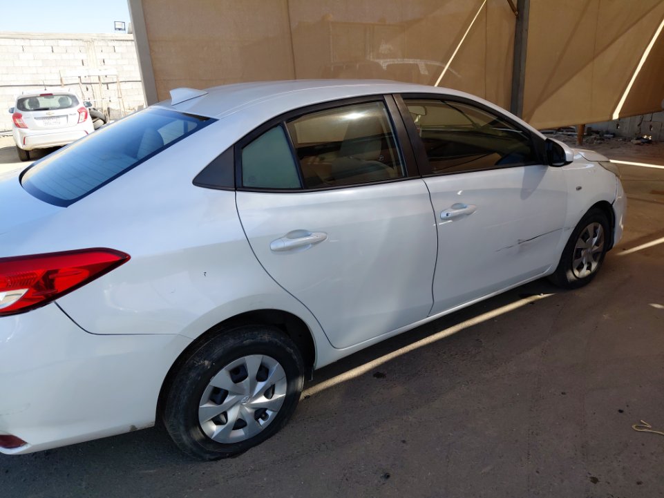 تويوتا يارس Y FLT2 2022 image