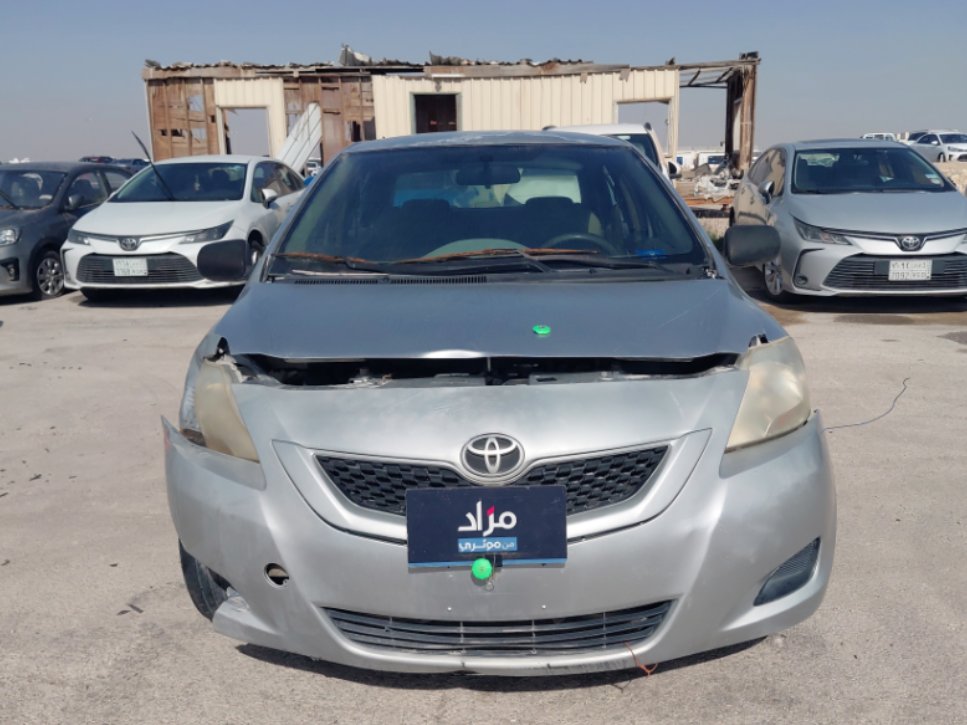 تويوتا يارس  2012