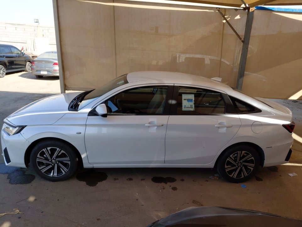 تويوتا يارس Y PLUS 2024 image