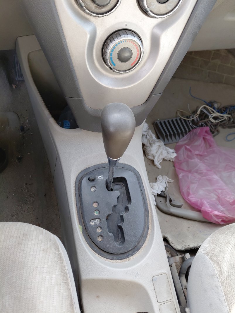 تويوتا يارس  2010 image